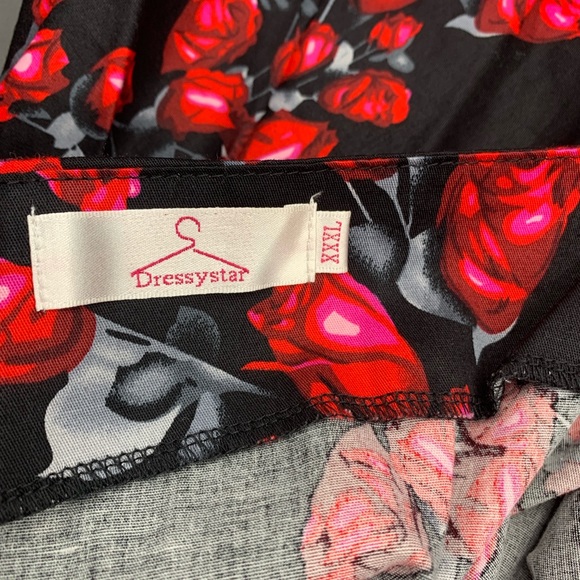 Retro style dress. Black w/ red roses design. XXXL - Picture 7 of 7